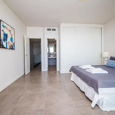 Blue B2-305 Apartment