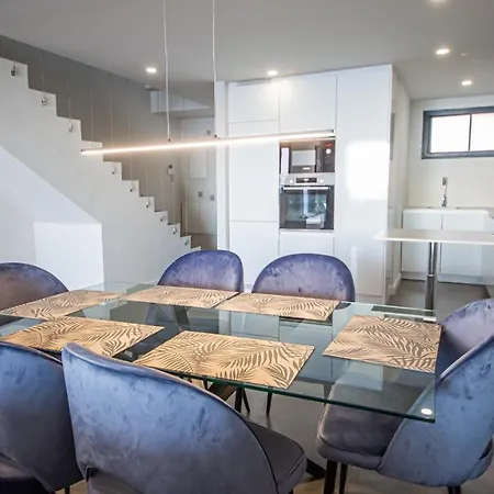 Blue B2-305 Apartment